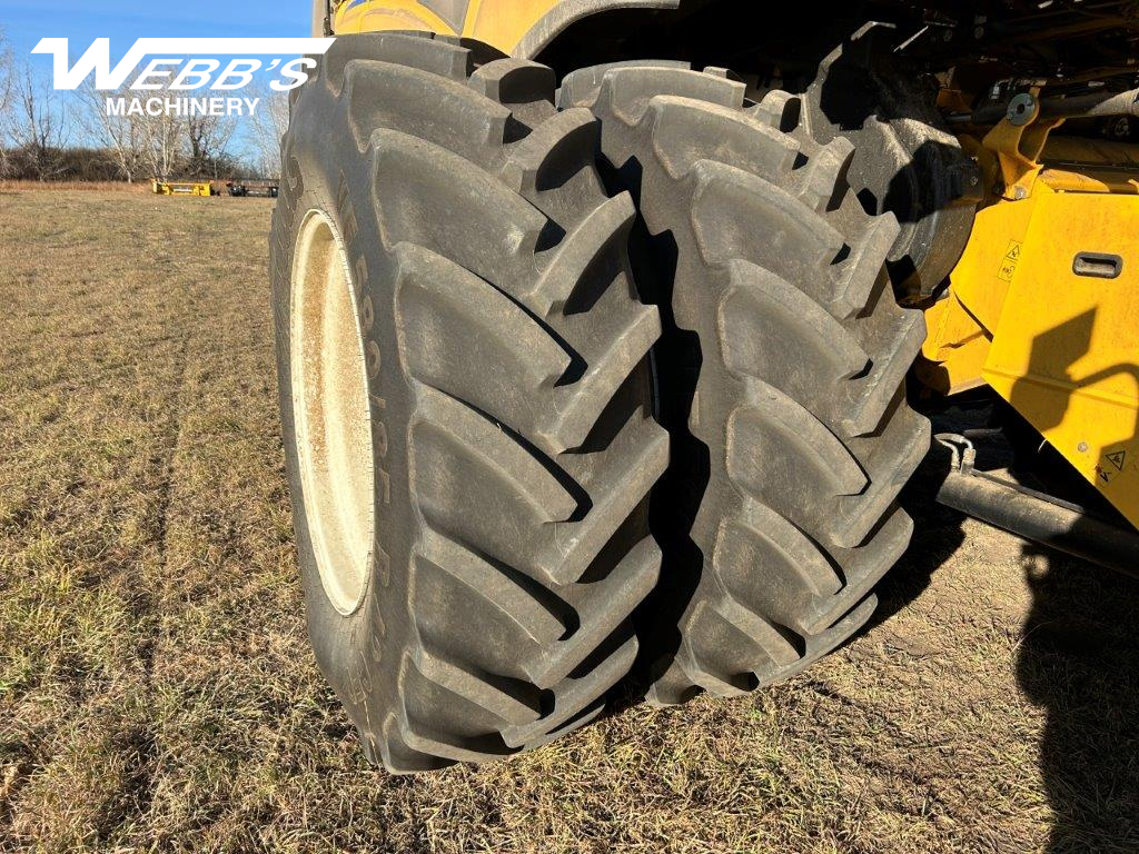 2024 New Holland CR10.90Z Combine