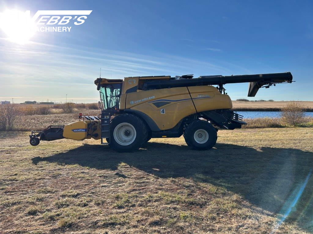 2024 New Holland CR10.90Z Combine