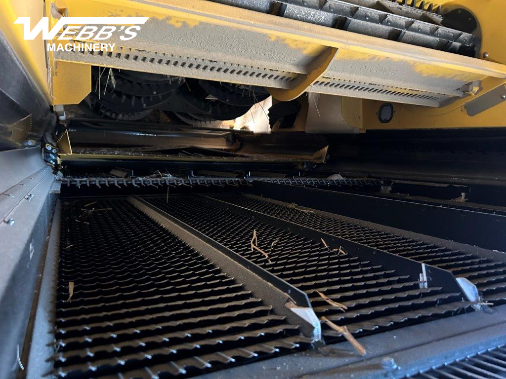 2024 New Holland CR10.90Z Combine