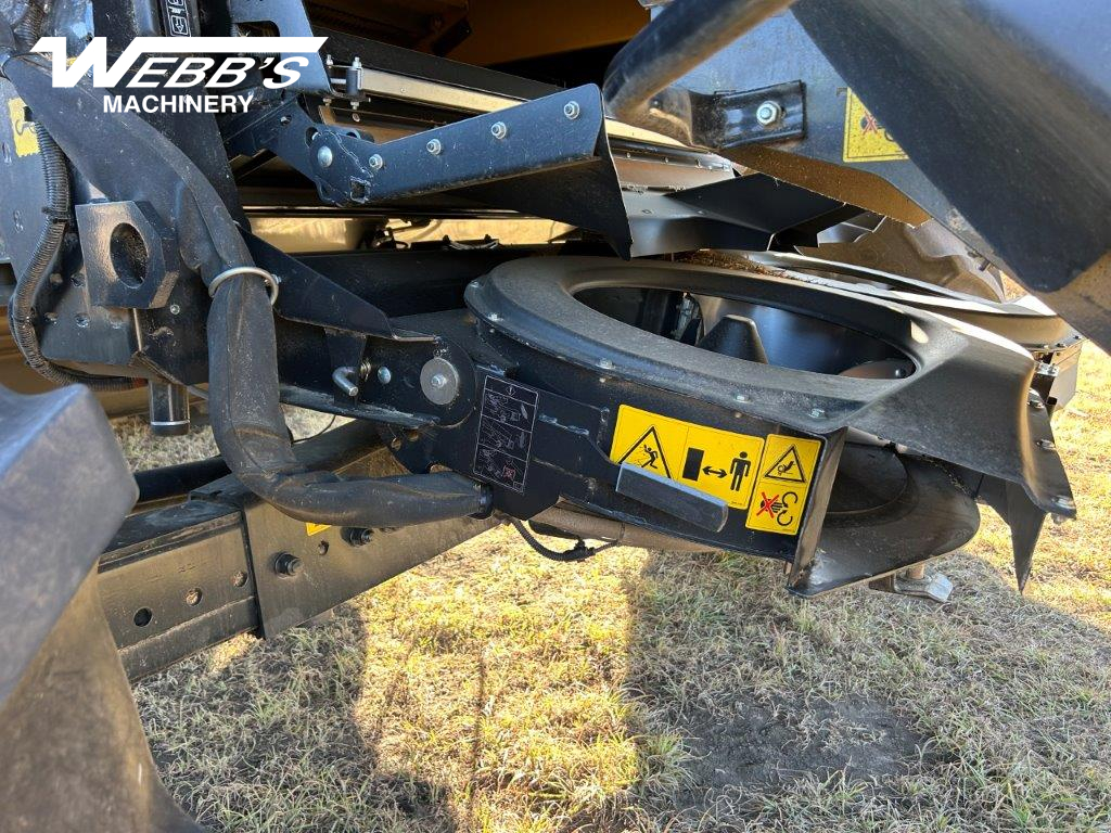 2024 New Holland CR10.90Z Combine