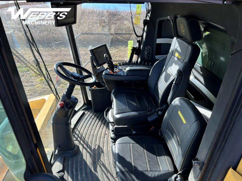 2024 New Holland CR10.90Z Combine