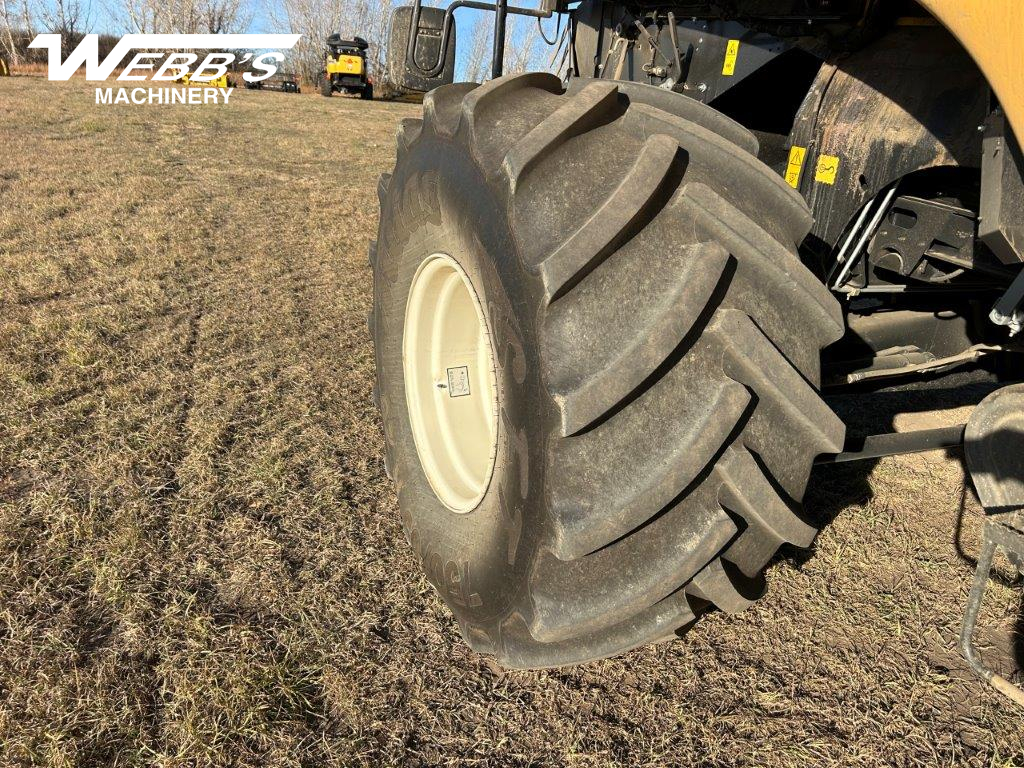 2024 New Holland CR10.90Z Combine