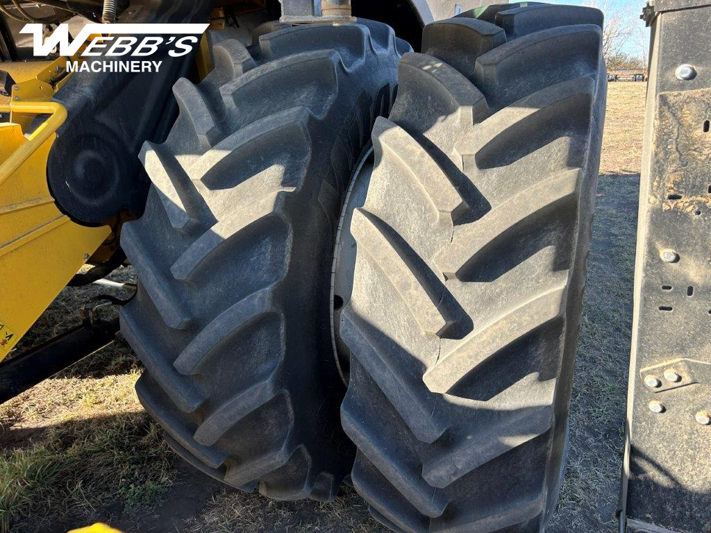 2024 New Holland CR10.90Z Combine