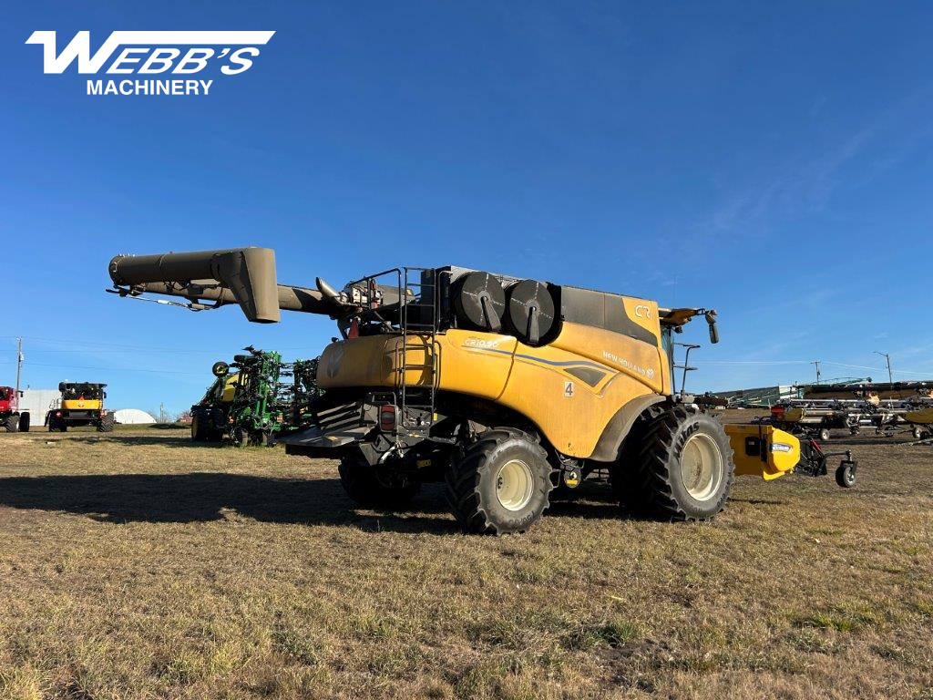 2024 New Holland CR10.90Z Combine