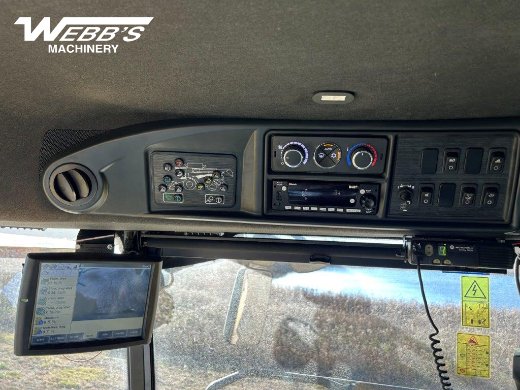 2024 New Holland CR10.90Z Combine