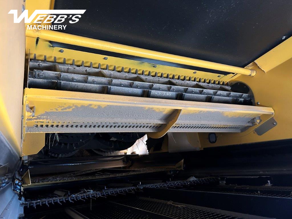 2024 New Holland CR10.90Z Combine