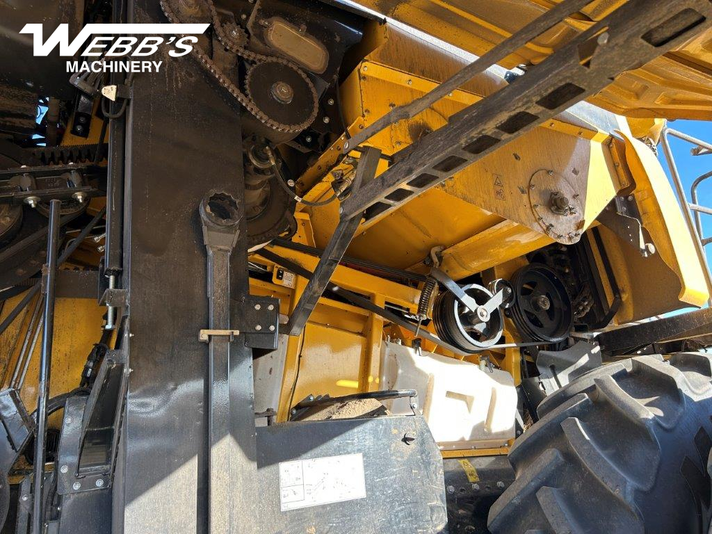 2024 New Holland CR10.90Z Combine