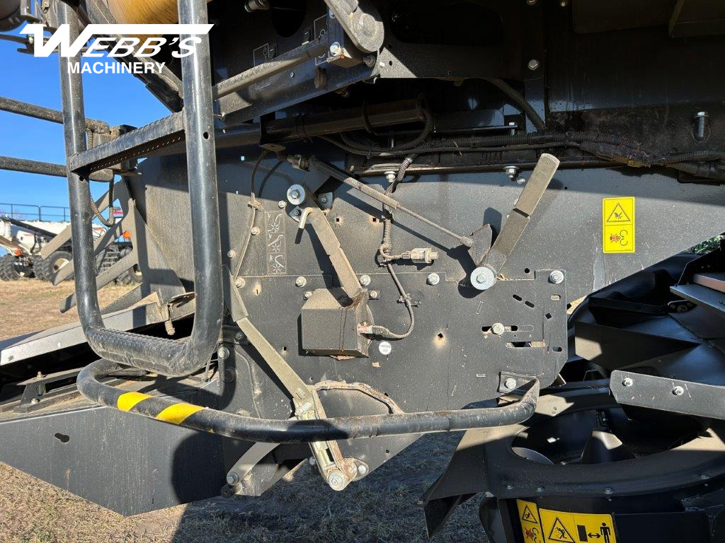 2024 New Holland CR10.90Z Combine