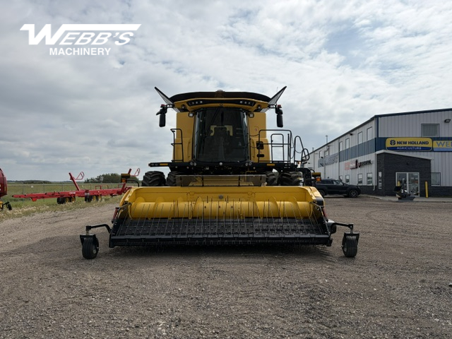2024 New Holland CR10.90Z Combine