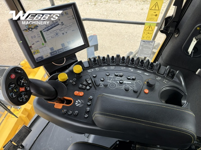 2024 New Holland CR10.90Z Combine
