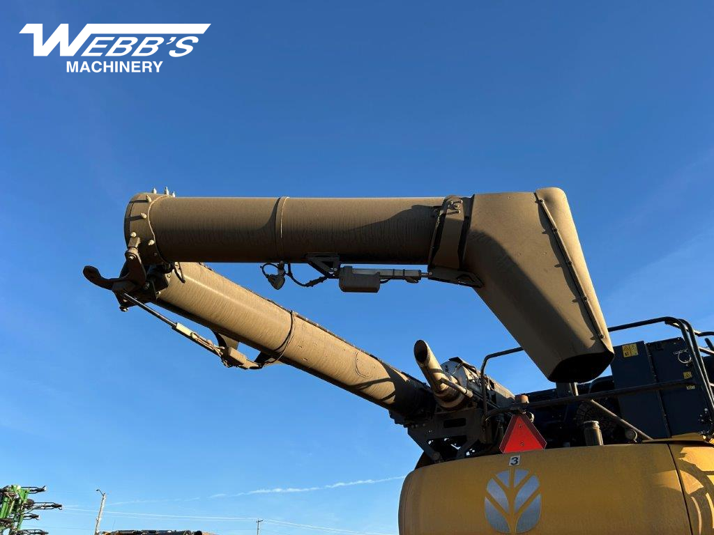 2024 New Holland CR10.90Z Combine