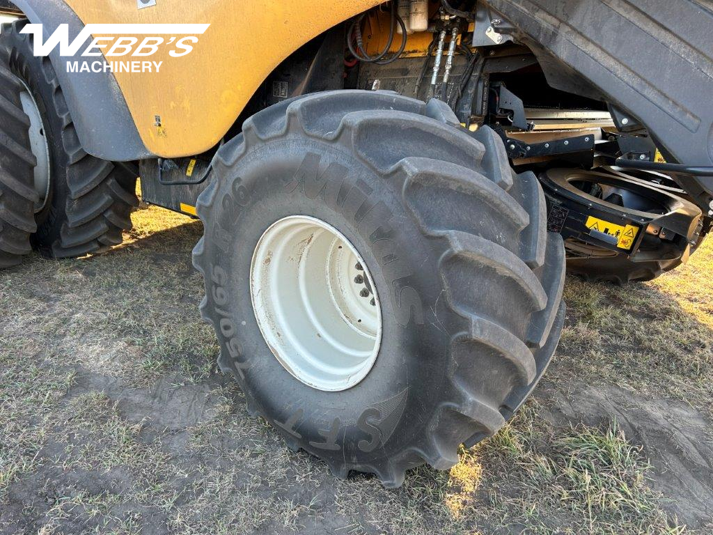 2024 New Holland CR10.90Z Combine