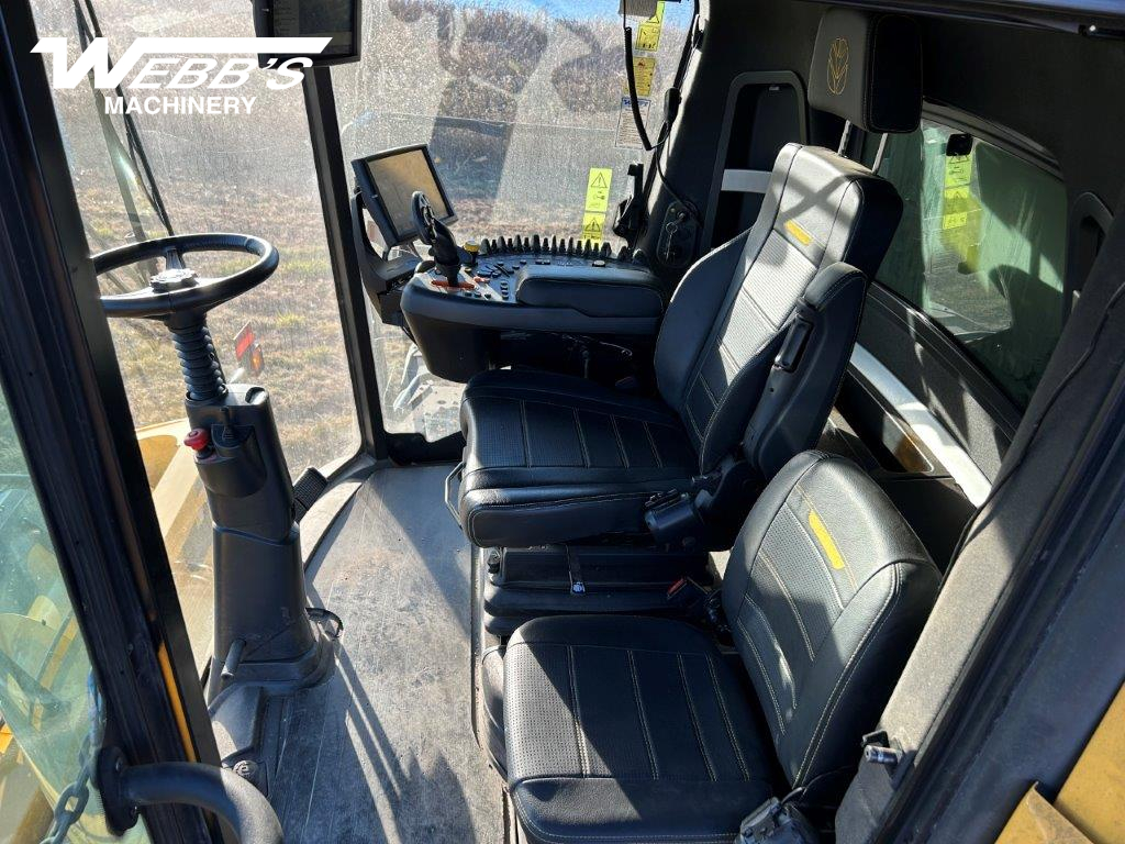 2024 New Holland CR10.90Z Combine