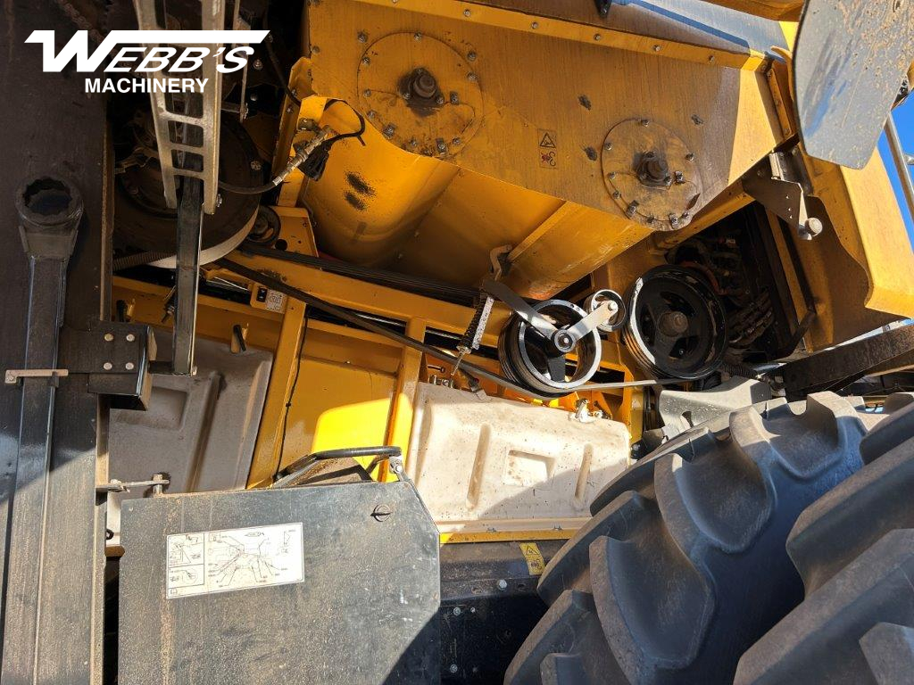 2024 New Holland CR10.90Z Combine