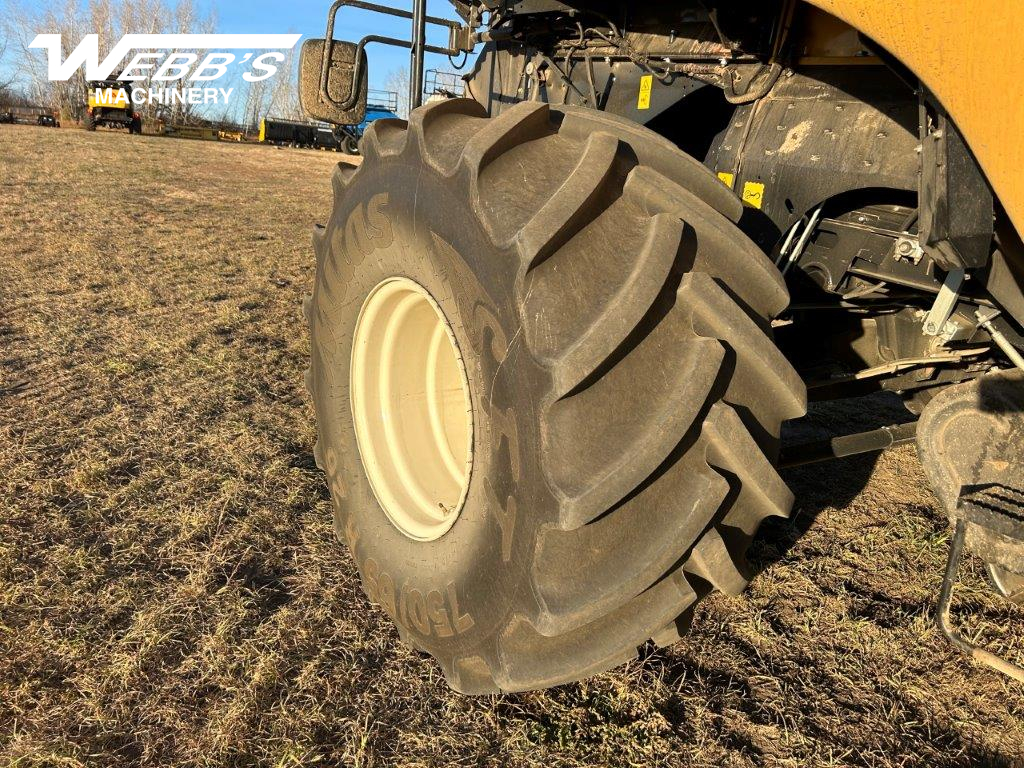 2024 New Holland CR10.90Z Combine