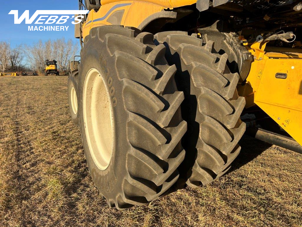 2024 New Holland CR10.90Z Combine