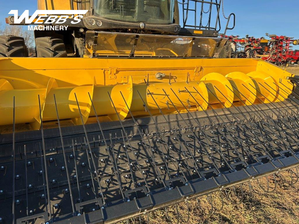 2024 New Holland CR10.90Z Combine