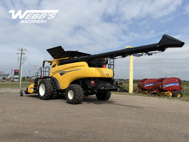 2024 New Holland CR10.90Z Combine