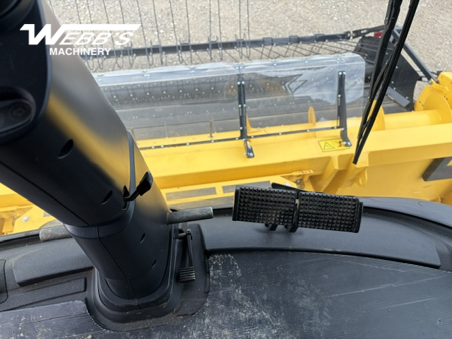 2024 New Holland CR10.90Z Combine