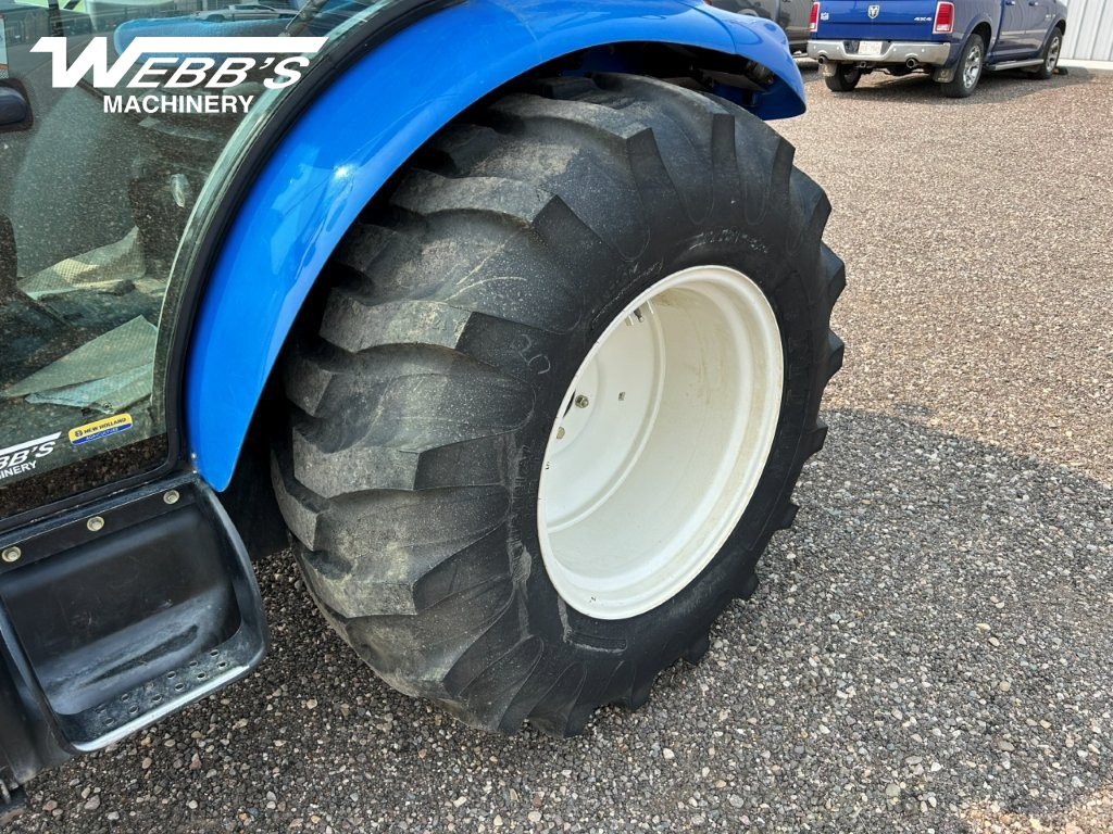 2015 New Holland Boomer 47 Tractor