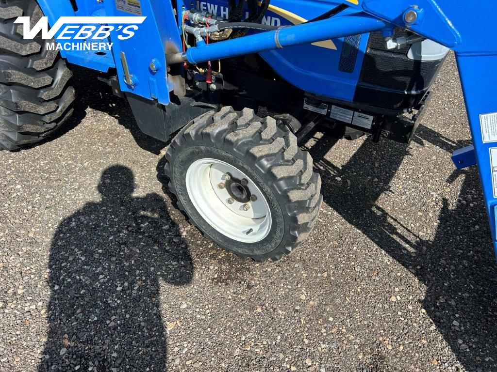 2013 New Holland Workmaster 40 Tractor