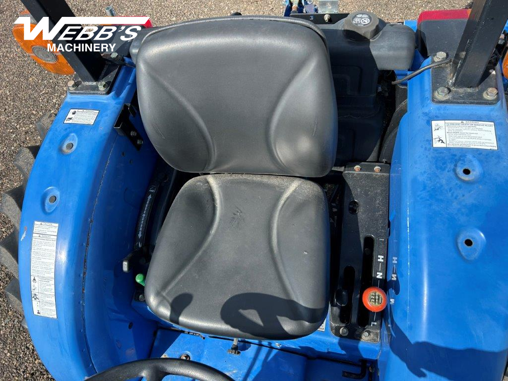 2013 New Holland Workmaster 40 Tractor