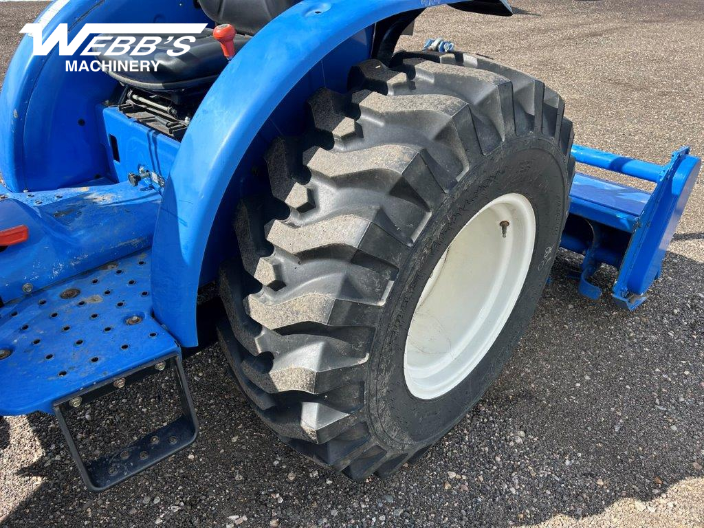 2013 New Holland Workmaster 40 Tractor