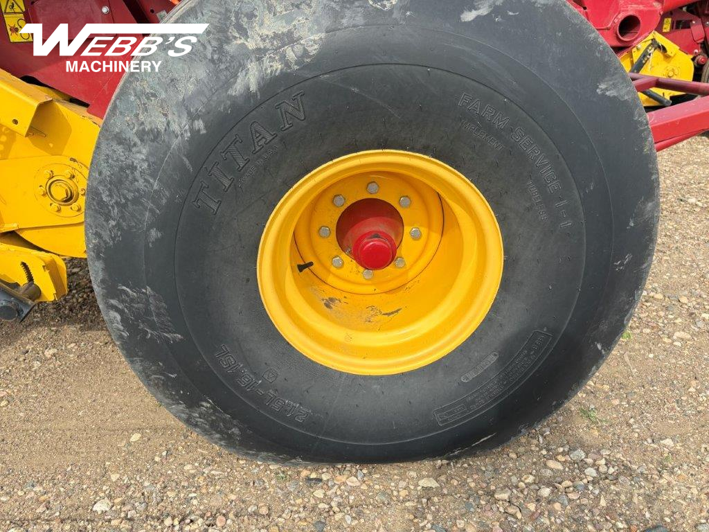 2021 New Holland Rollbelt 560 Baler/Round