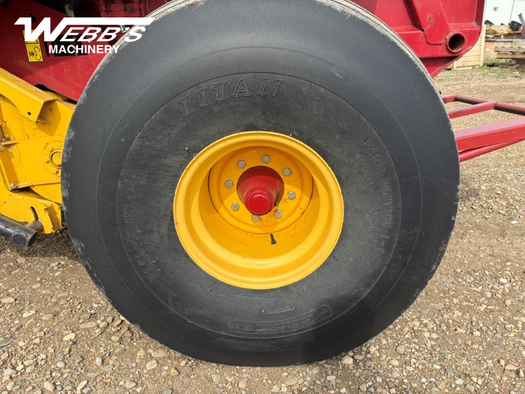 2021 New Holland Rollbelt 560 Baler/Round