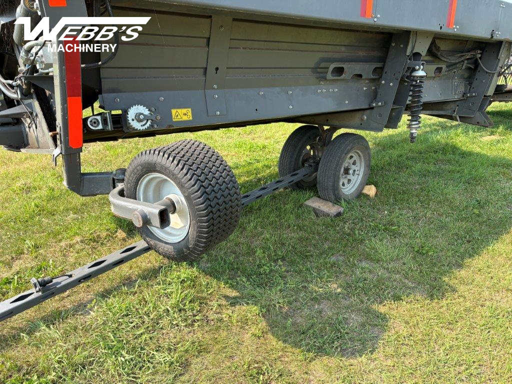 2015 Massey Ferguson WR9860 Windrower
