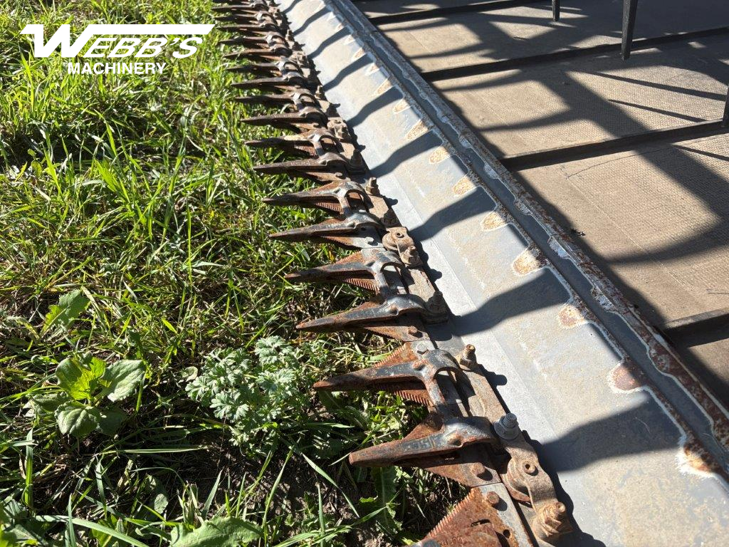 2017 Massey Ferguson WR9840 Windrower