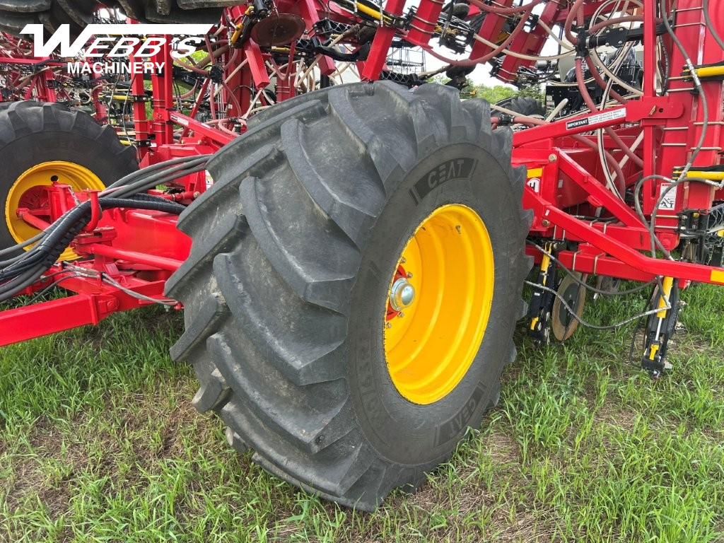 2025 Bourgault 3335-66PHD Air Drill
