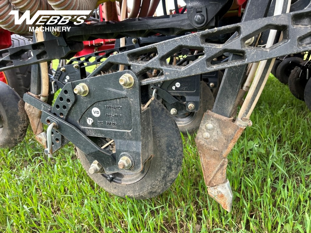 2025 Bourgault 3335-66PHD Air Drill