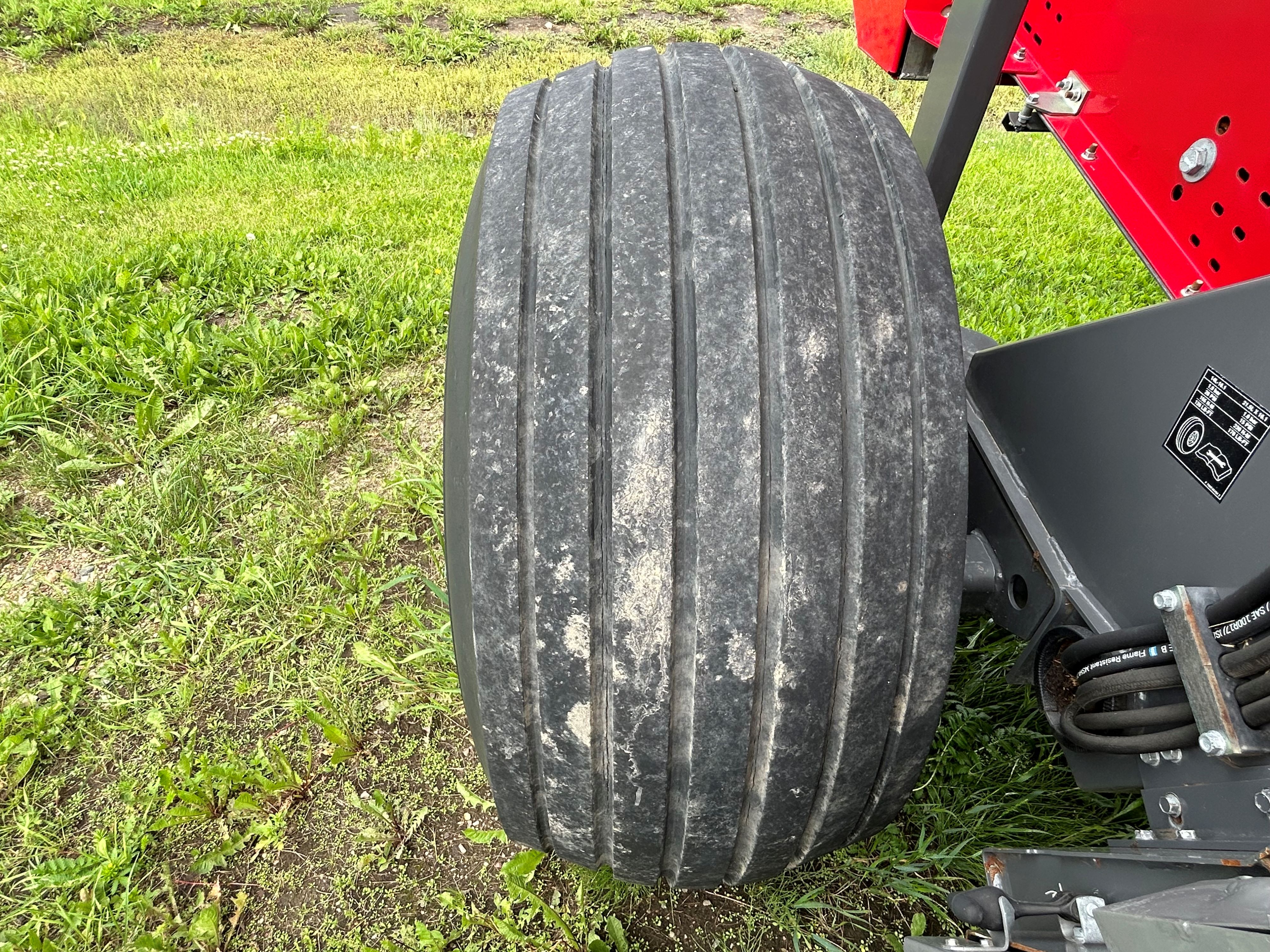 2016 Massey Ferguson 2956A Baler/Round