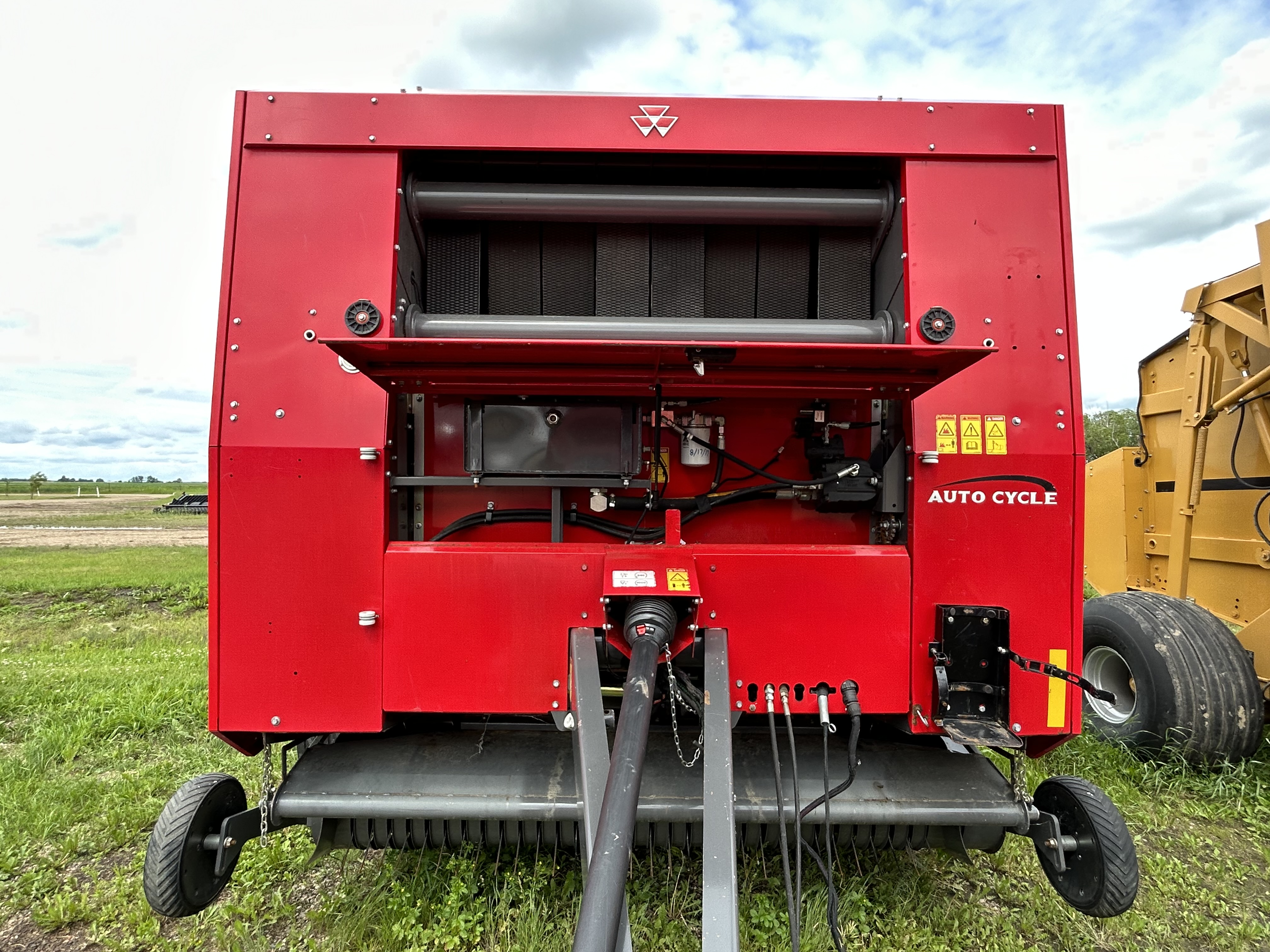 2016 Massey Ferguson 2956A Baler/Round