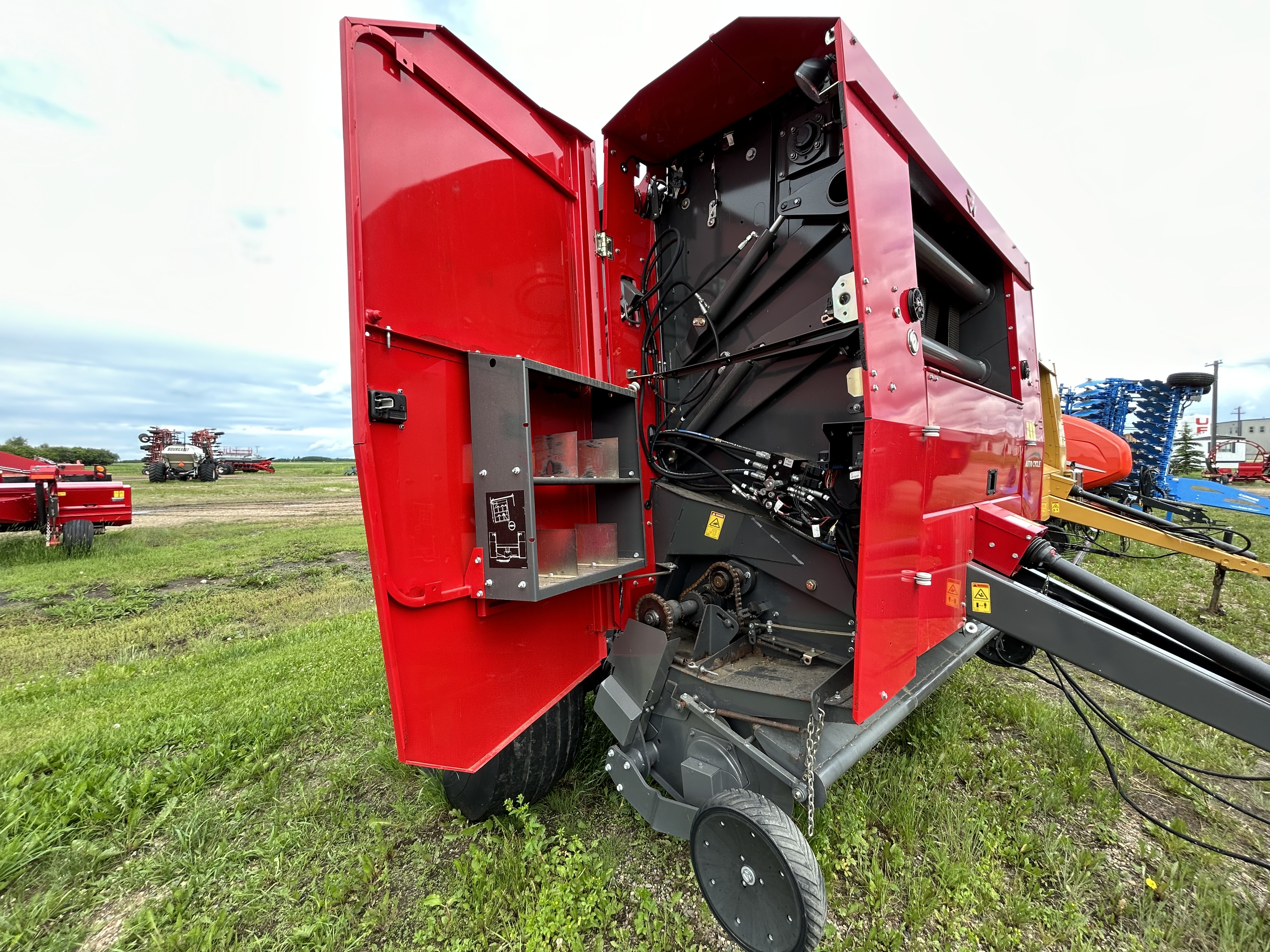 2016 Massey Ferguson 2956A Baler/Round