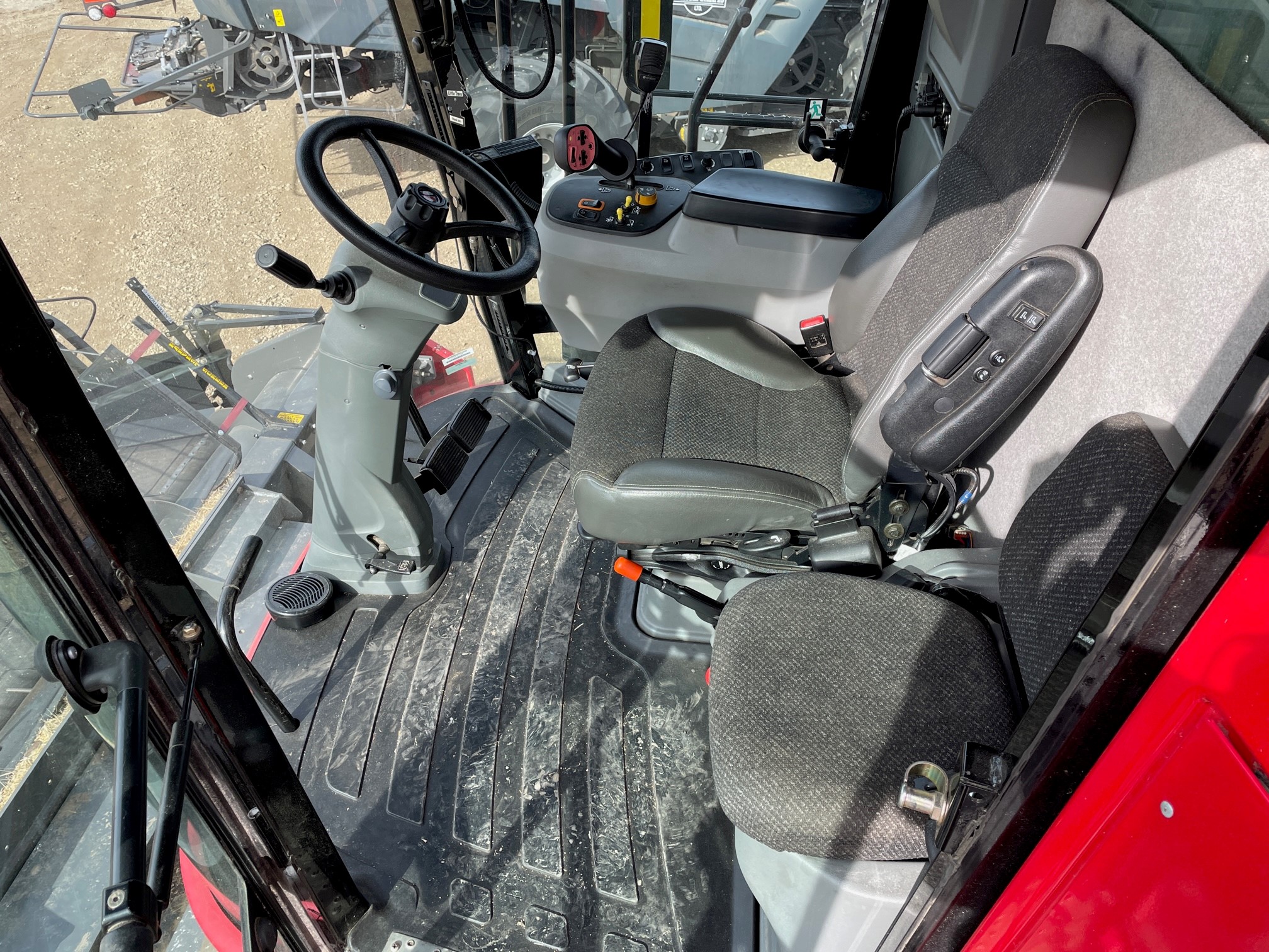 2015 Massey Ferguson 9565 Combine