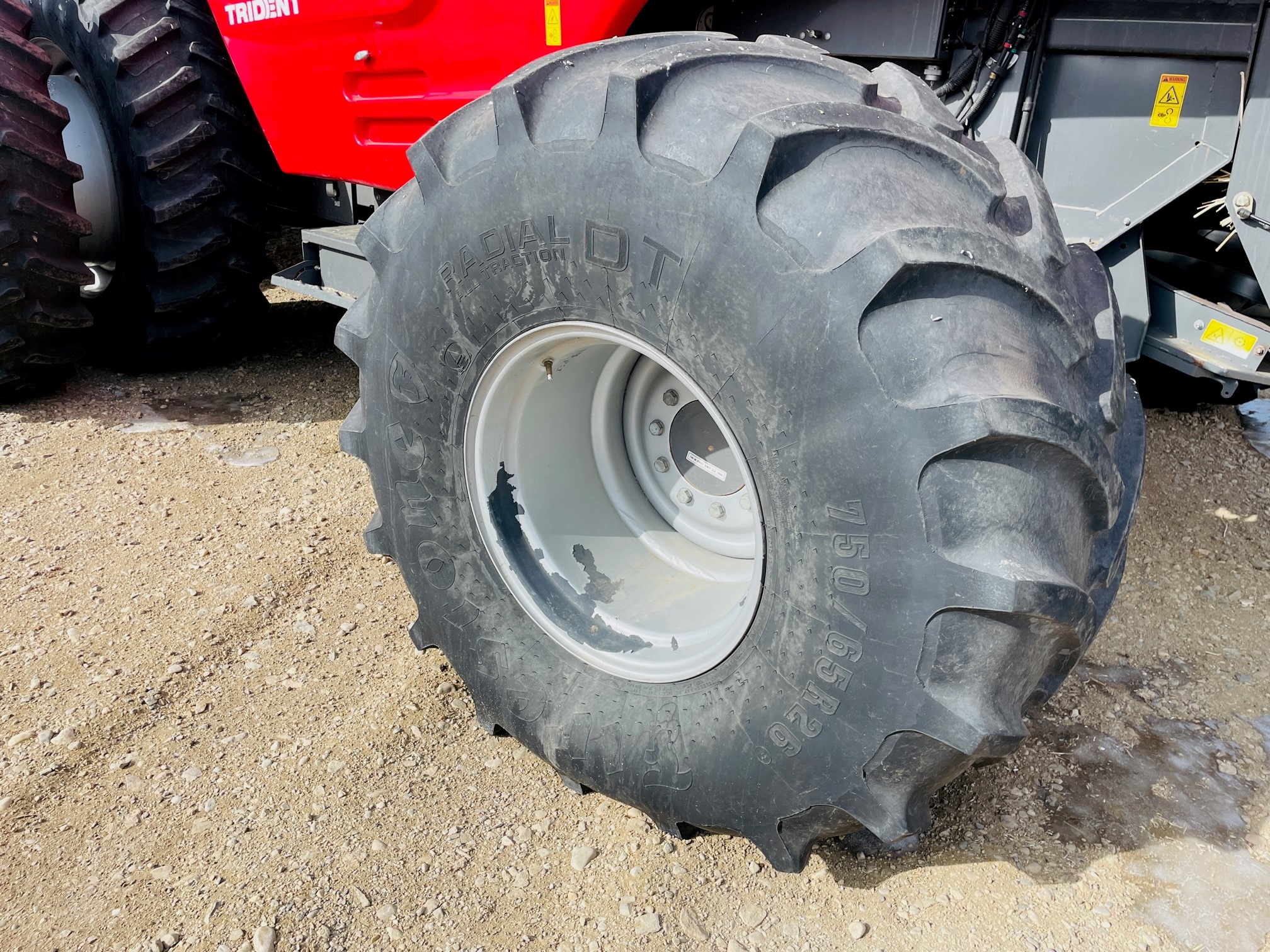 2015 Massey Ferguson 9565 Combine