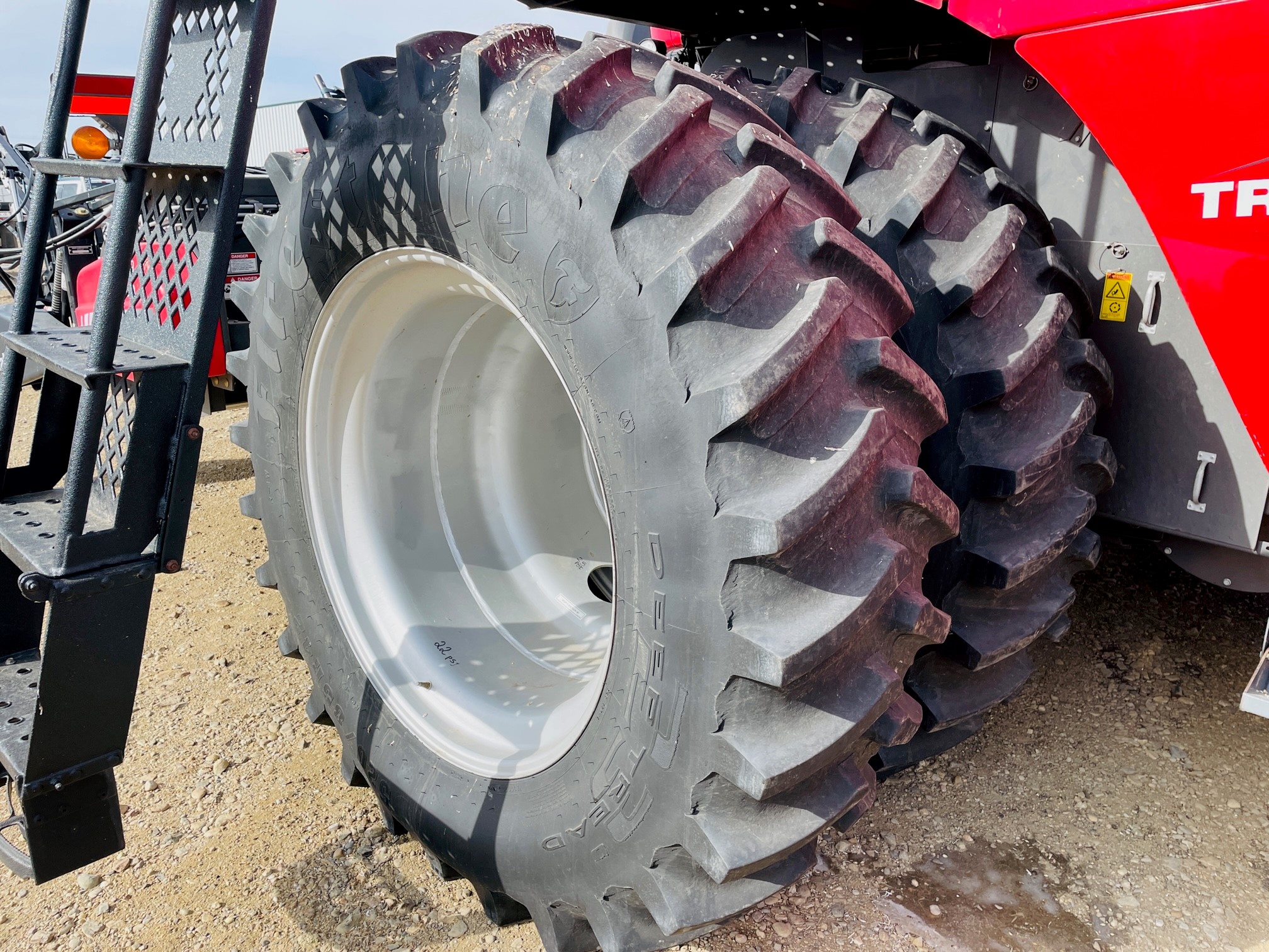 2015 Massey Ferguson 9565 Combine