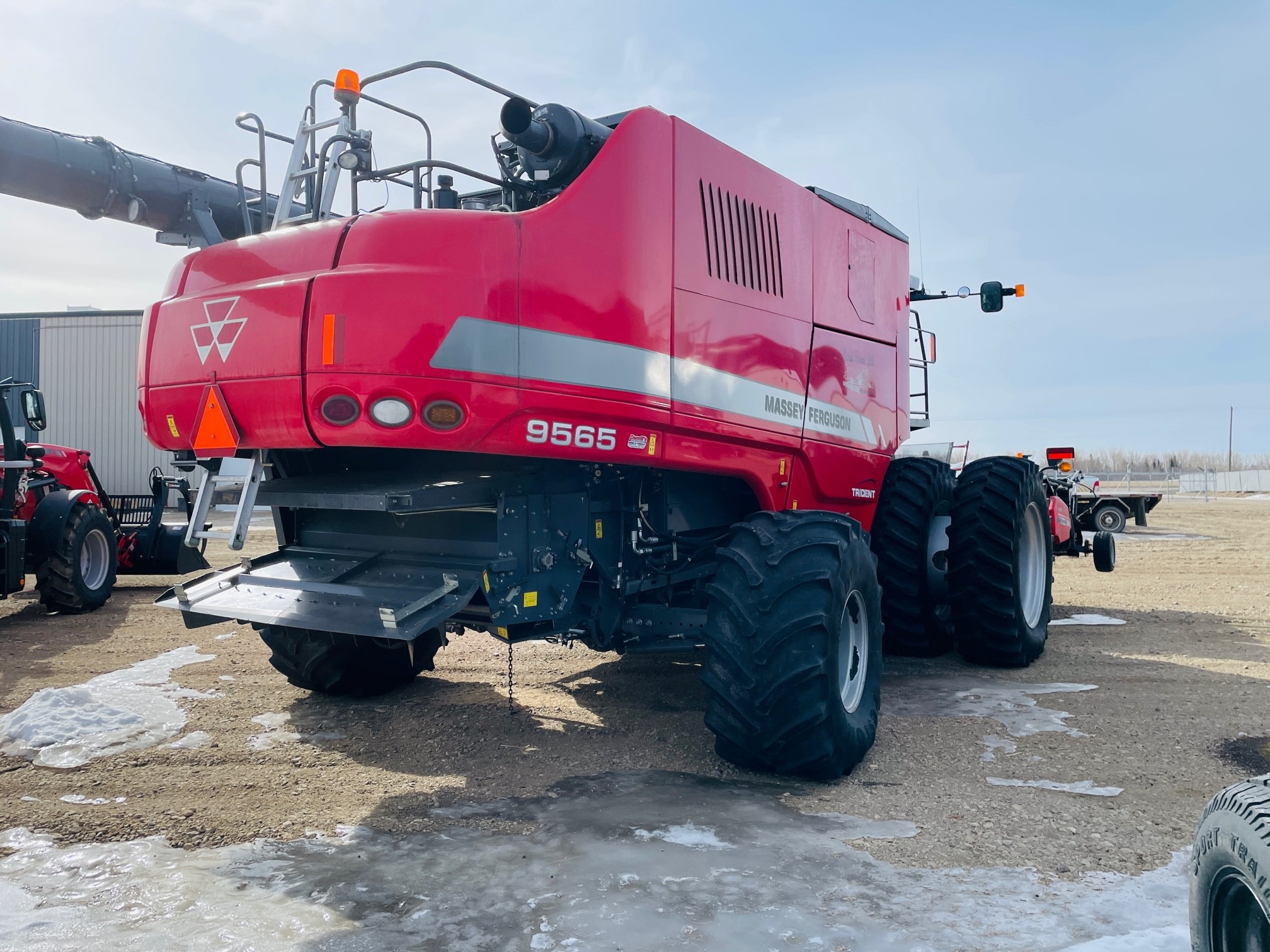 2015 Massey Ferguson 9565 Combine