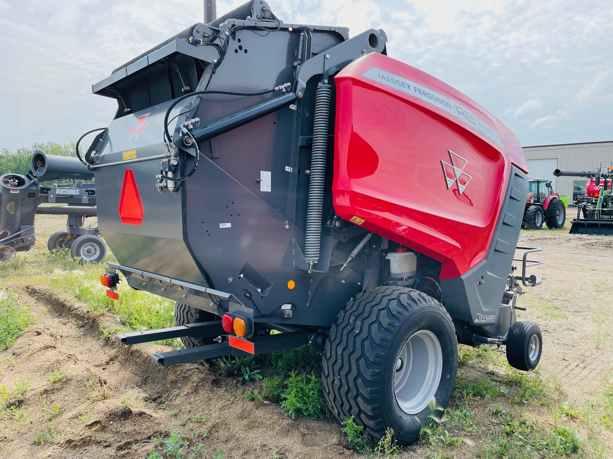 2022 Massey Ferguson 4180V Baler/Round