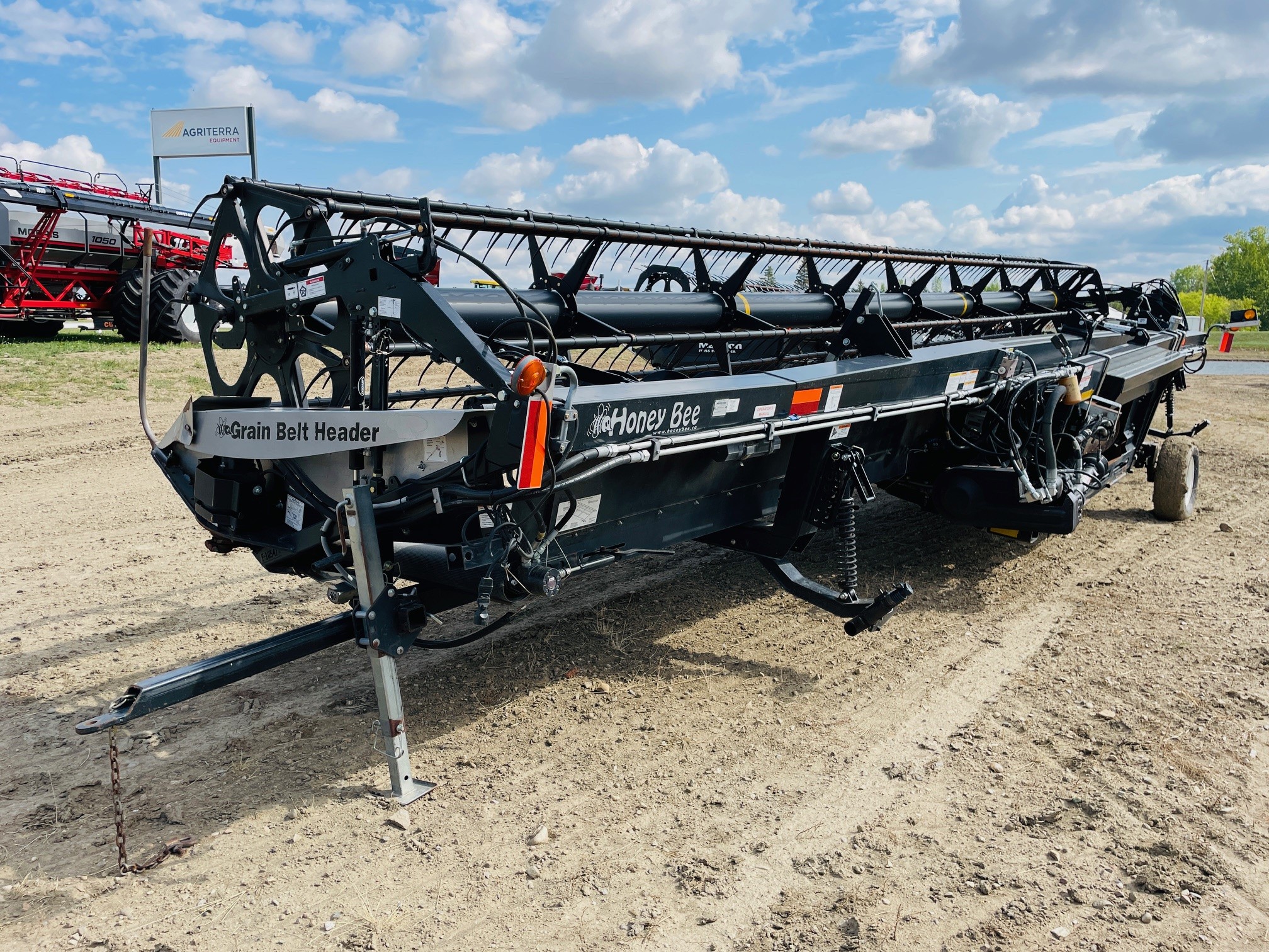 2012 Honey Bee SP36 Header Combine