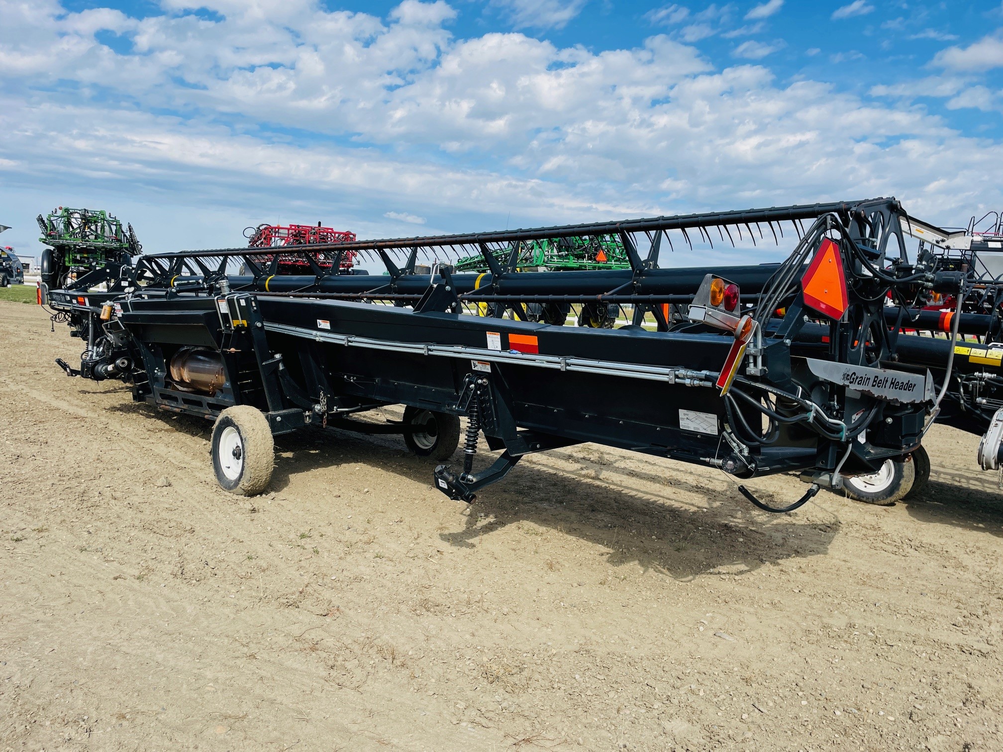 2012 Honey Bee SP36 Header Combine