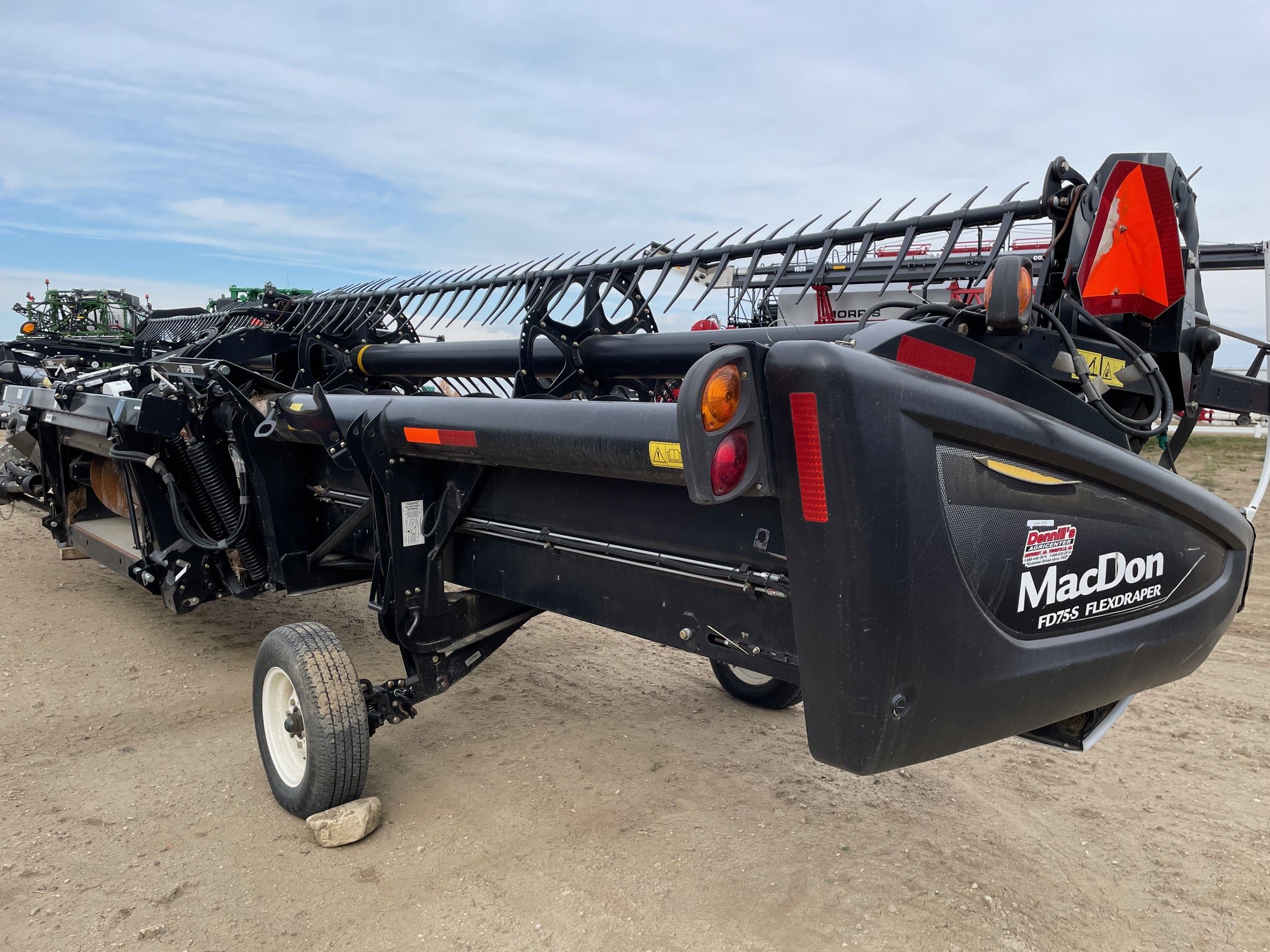 2016 MacDon FD75-35 Header Combine