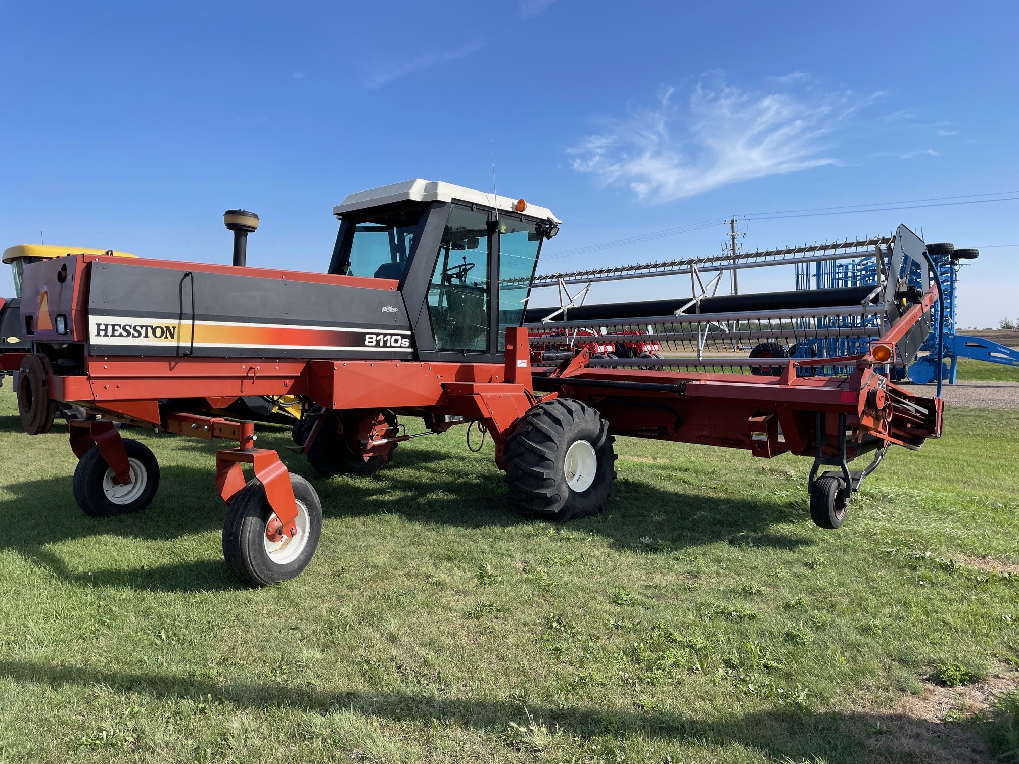 1999 Hesston 8110S Swather