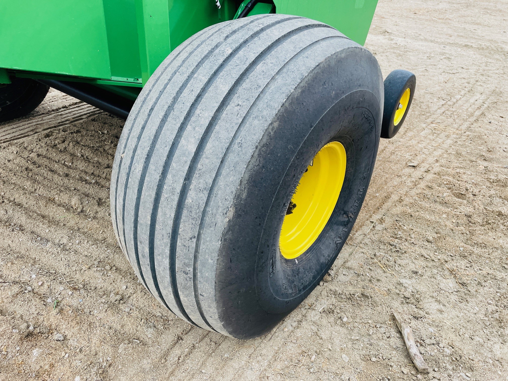 2015 John Deere 569 Baler/Round