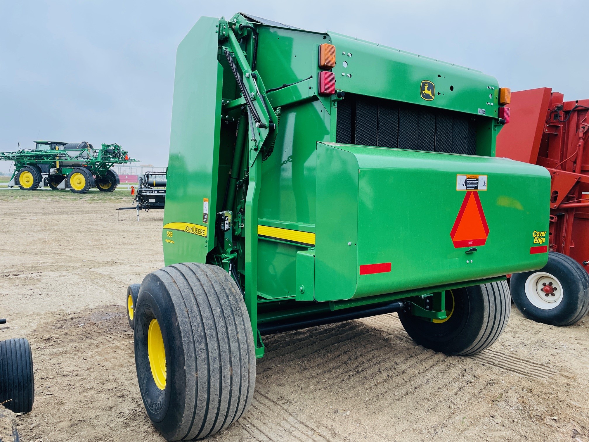 2015 John Deere 569 Baler/Round