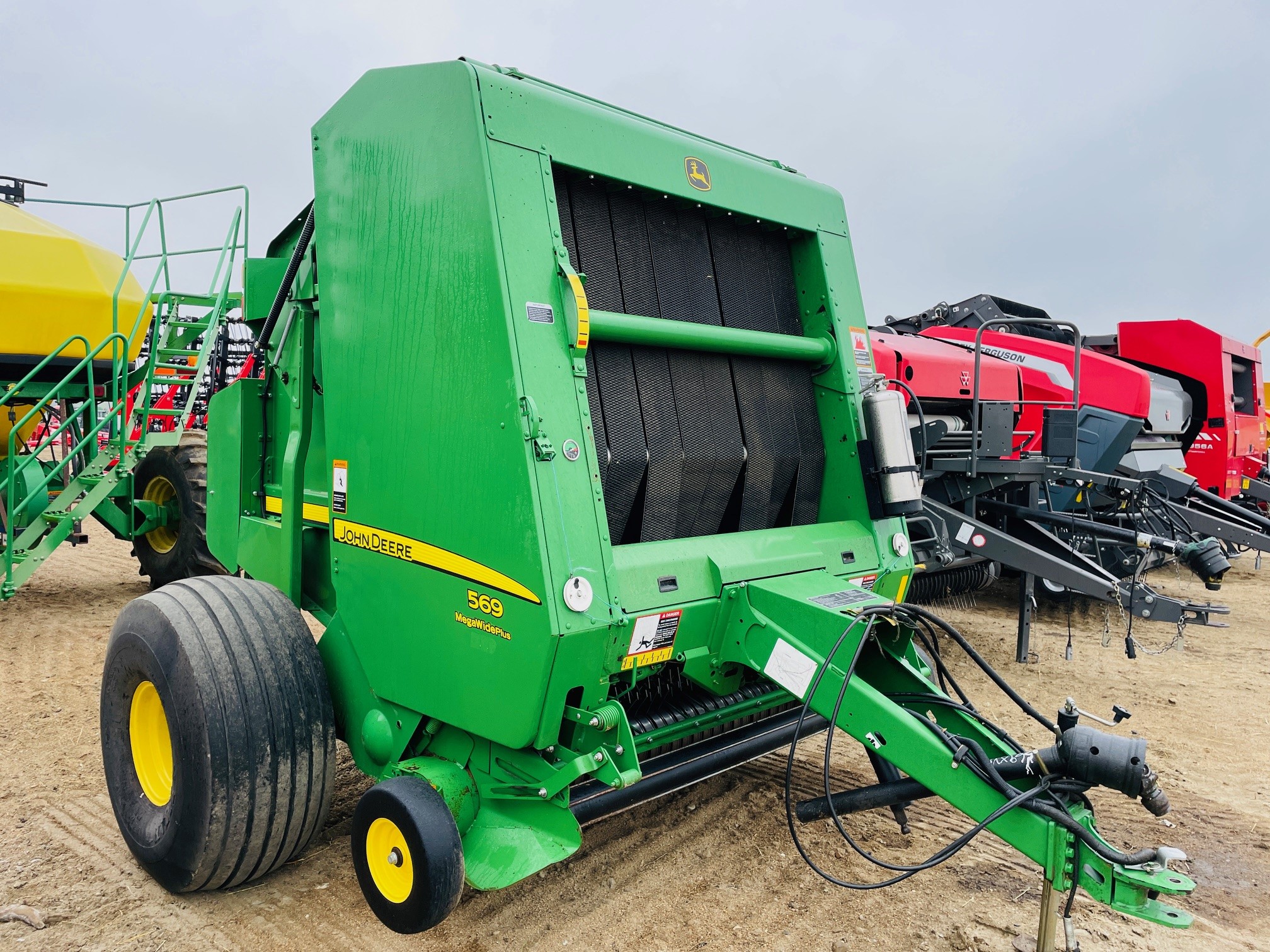 2015 John Deere 569 Baler/Round