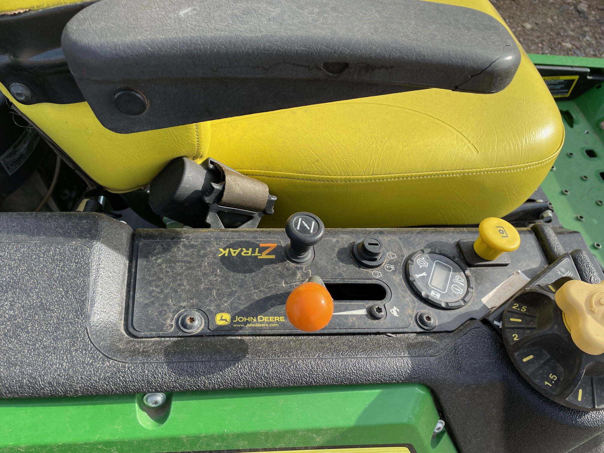 2015 John Deere Z930M Mower/Zero Turn