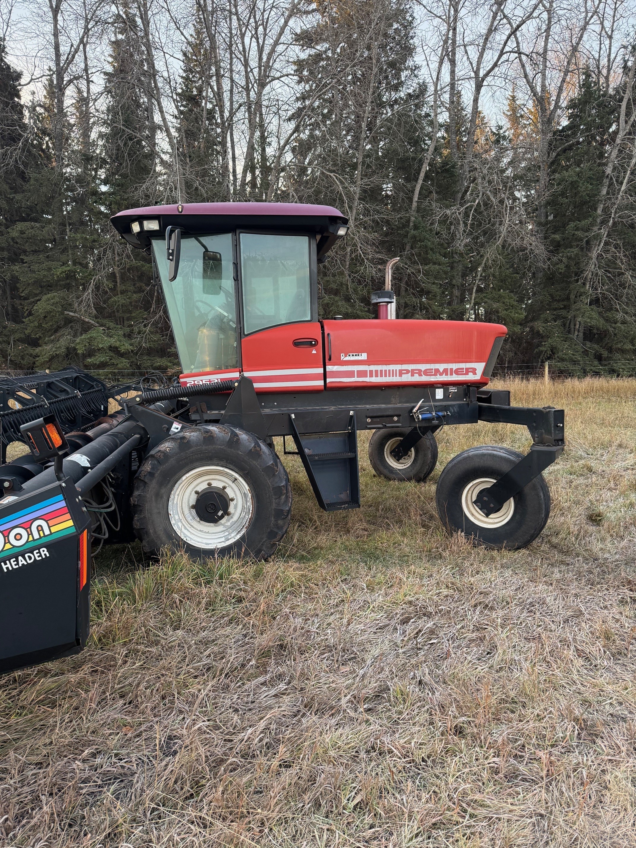 2006 MacDon 2952I Swather